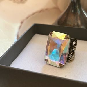 Sorrelli boutique style Ring, large stone! Stunning piece!